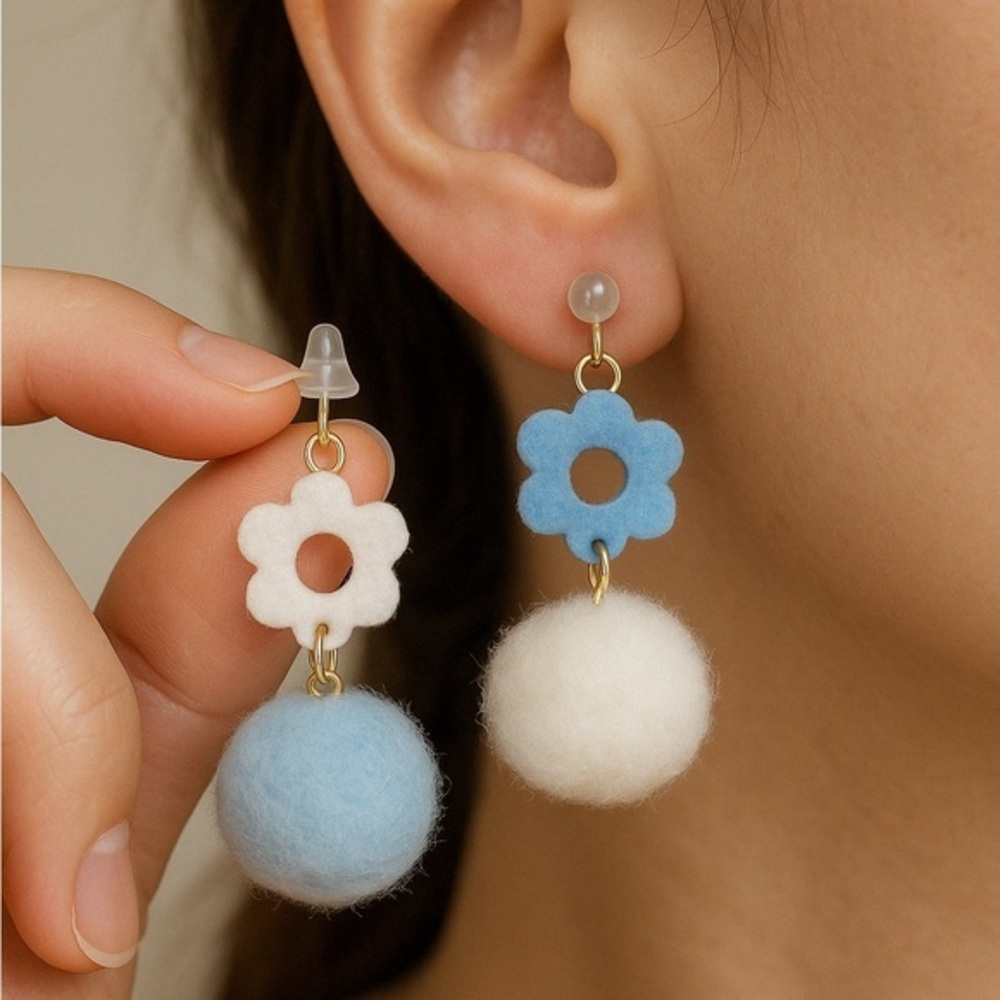 Blue and White‎ Flower Pom Pom Earrings